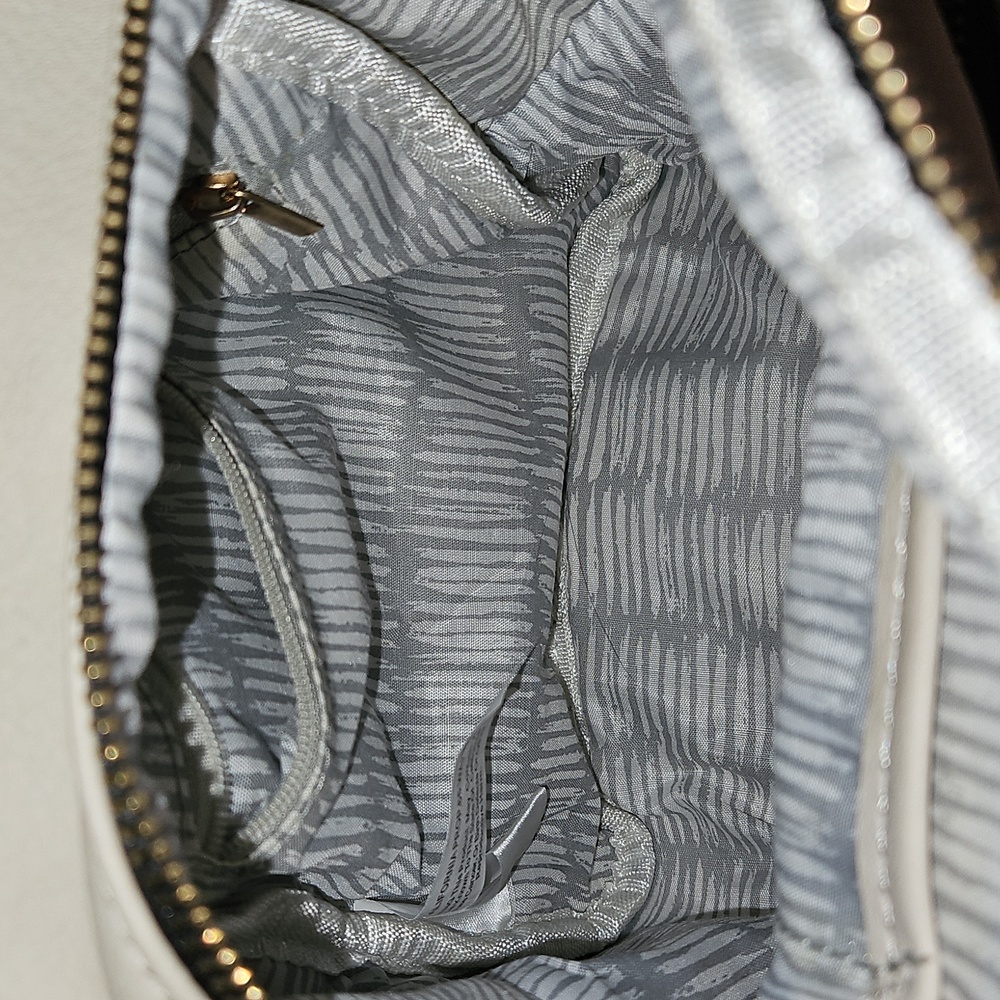 Floral Embroidered Cream Backpack - Picture 5 of 5
